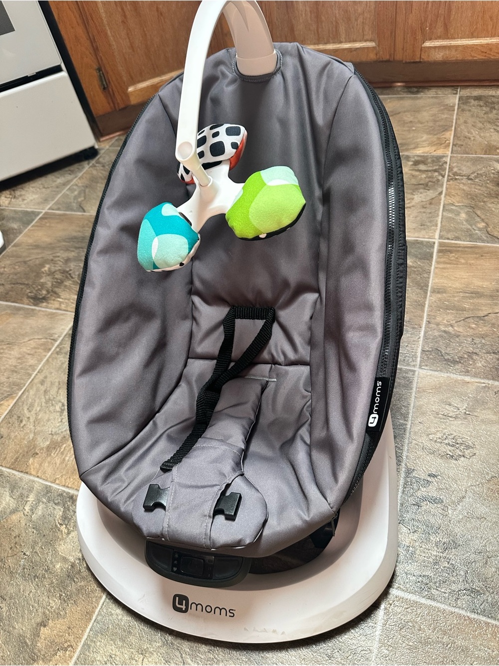 4moms Gray Infant Seat with Toy Mobile